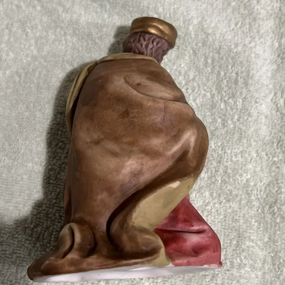 Vintage Unidentified Porcelain 2 WISE MEN Nativity Replacement Pieces Porcelain